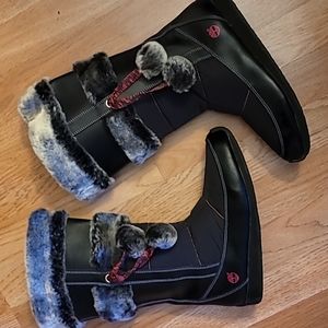 Timberland Winterberry leather and nylon with faux fur boots. Size 7.